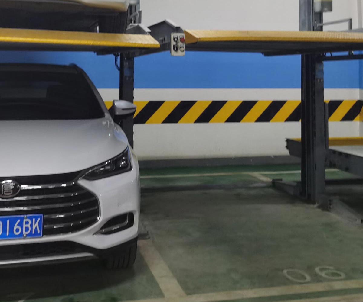 兩層簡(jiǎn)易類立體停車設(shè)備出租.jpg